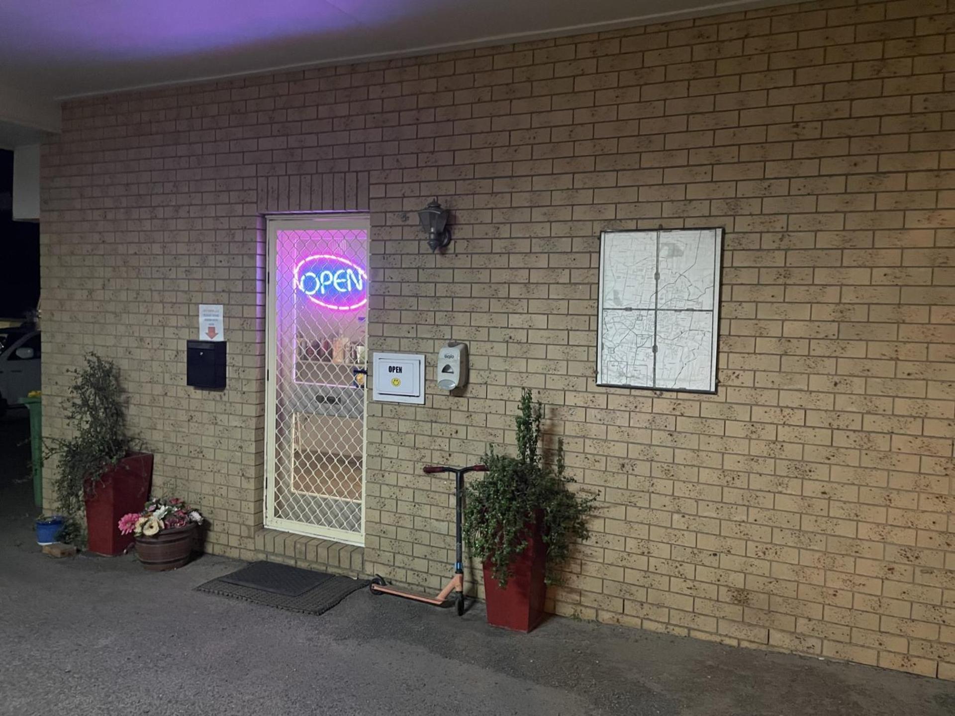Hatton Vale Motel Exterior photo